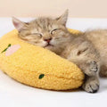 MoonPillow™ | Almofada Meia-Lua de Proteção Cervical para Gatos — Pisando no Leite
